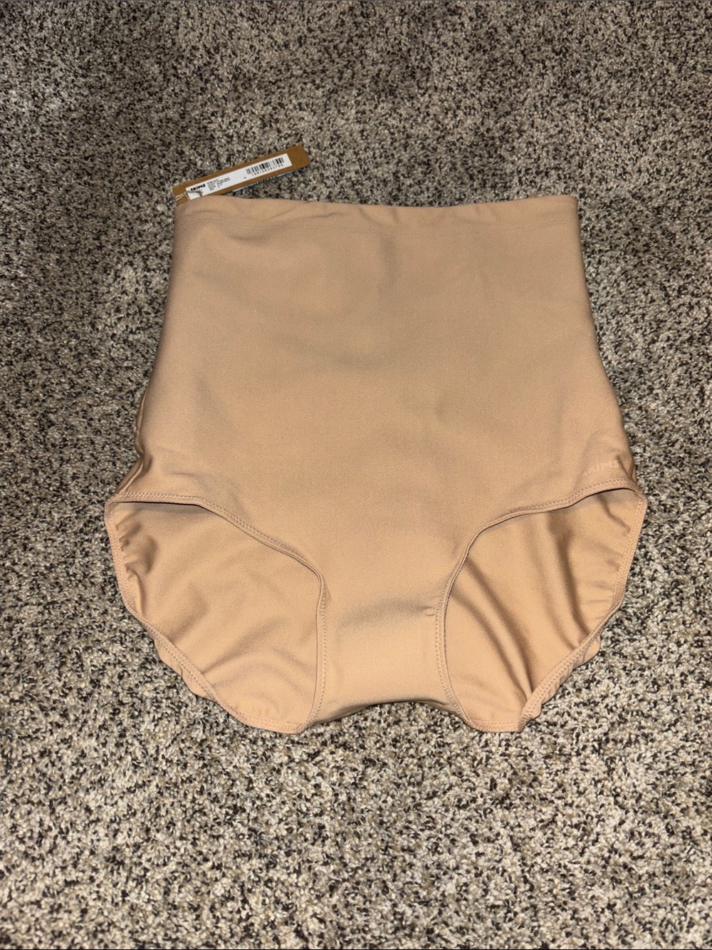 SKIMS butt lifting brief NWT
